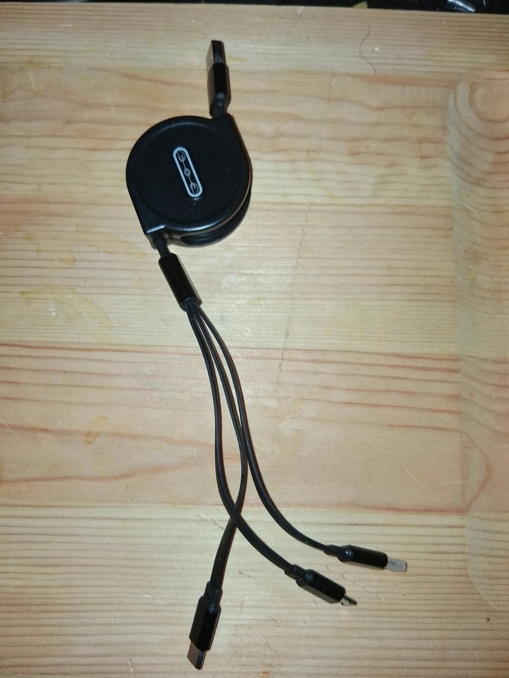 Retractable 3-in-1 Charging Cable - Black